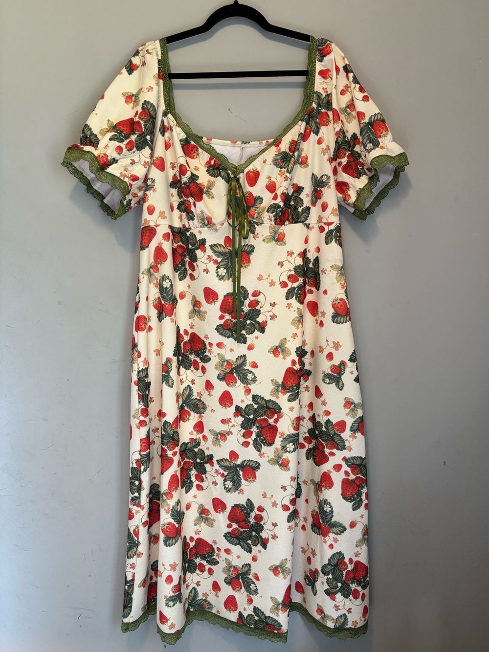 Cider Strawberry Print Midi Dress - Picture 4 of 12